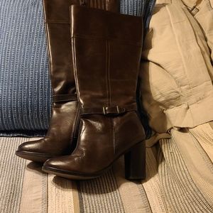Leather boots size 8w